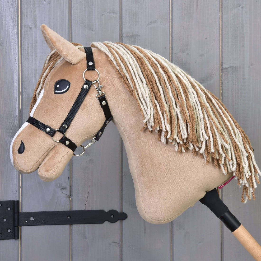 Hobby Horse Bren z czarnym kantarem