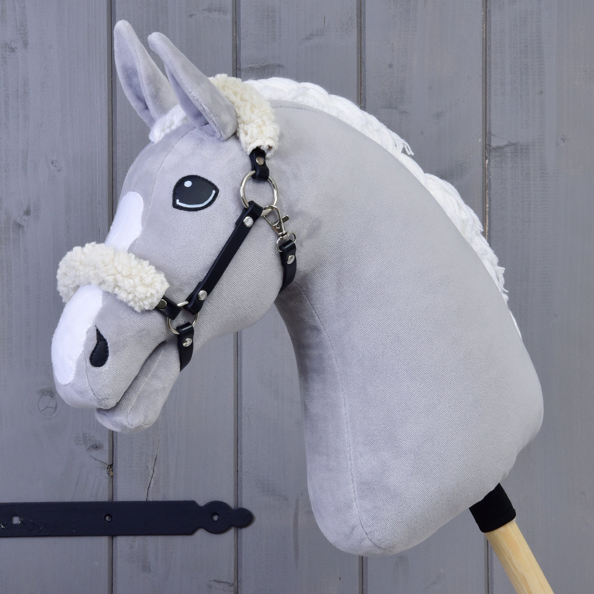 Czarny kantar ze sztucznym futerkiem - skóra ekologiczna