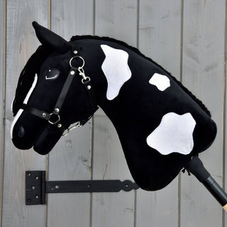 Hobby Horse Merlin z czarnym Kantarem