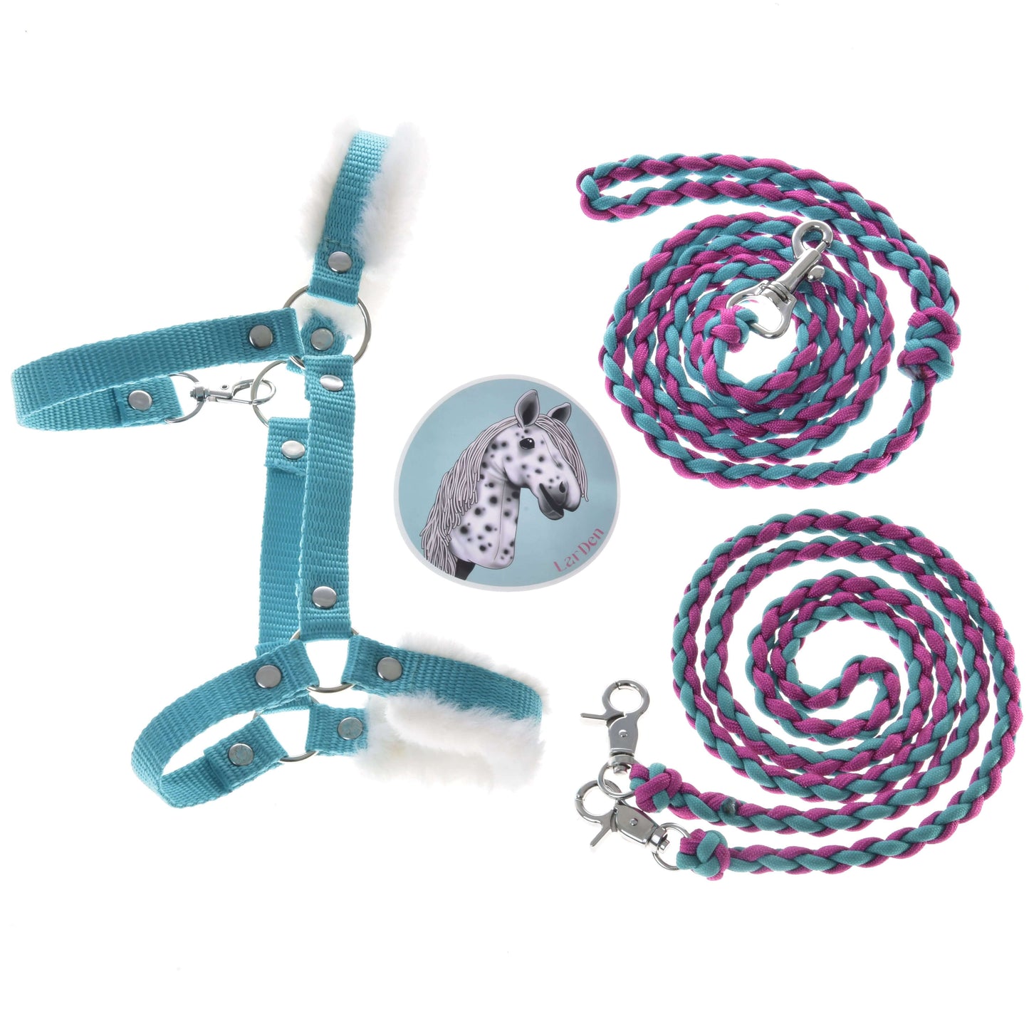 The Set Perfect Combination Turquoise by Hobby Horse LarDen features a turquoise halter with fur padding, a spotted horse badge, and two braided lead ropes in pink, turquoise, and black with silver clasps on a white background.
