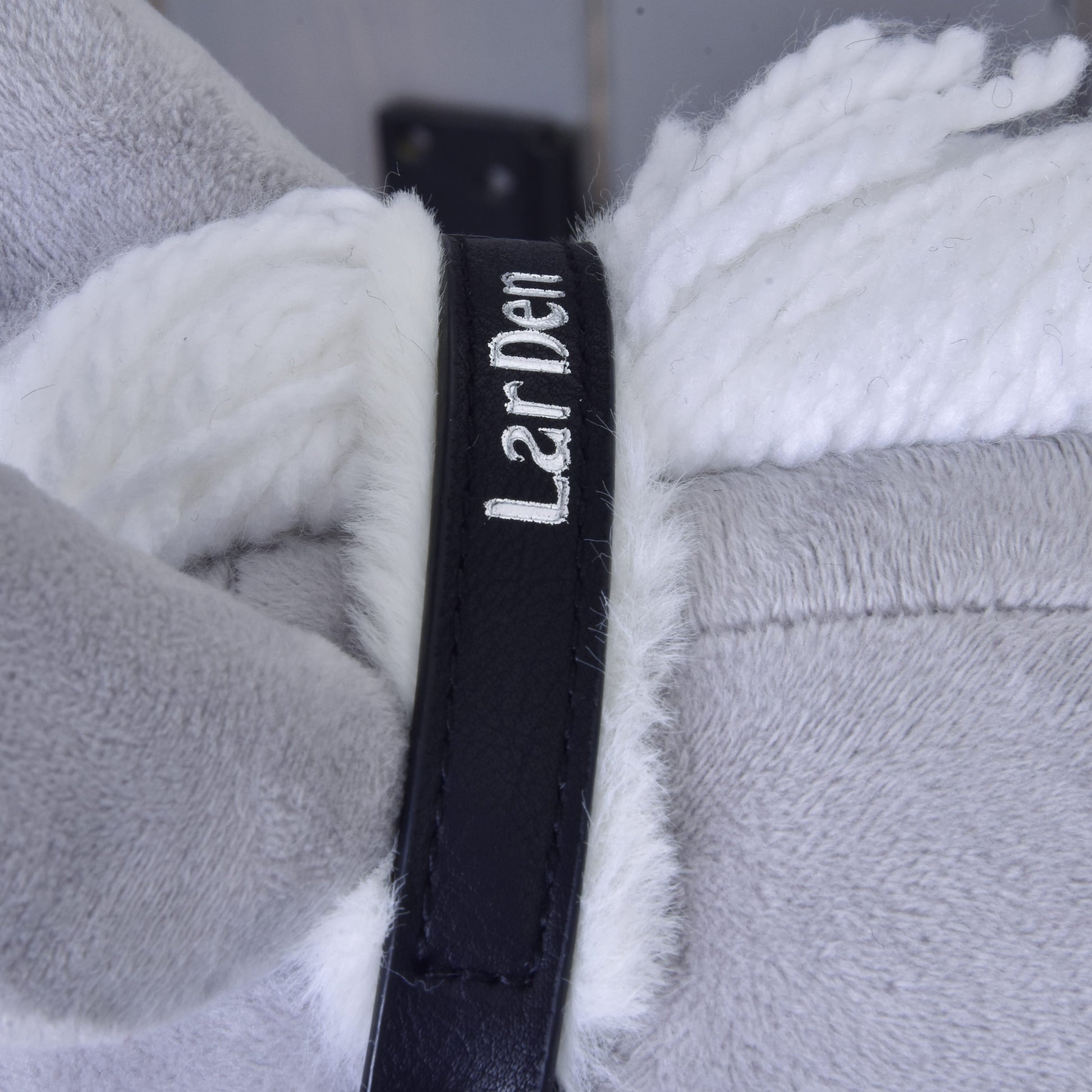 Halter with  fur - leatherette Espresso