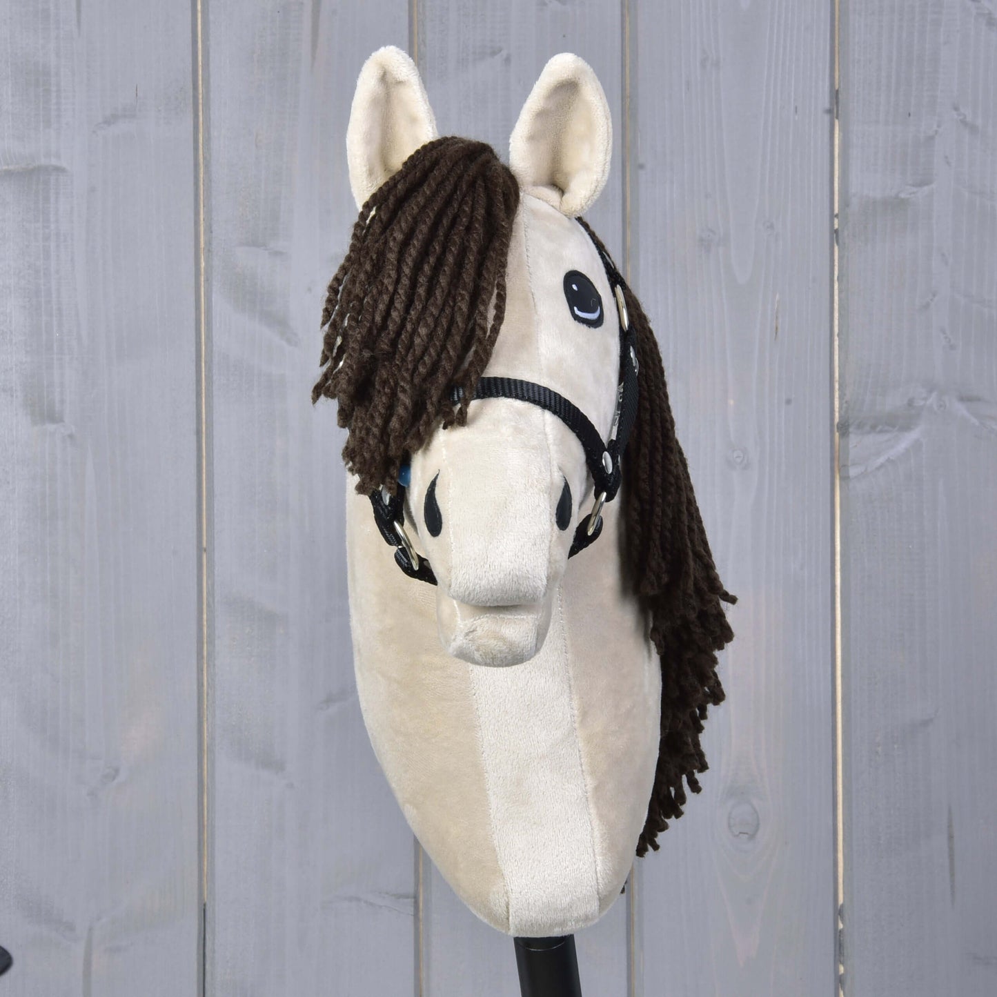 Hobby Horse Frederik LD with black halter