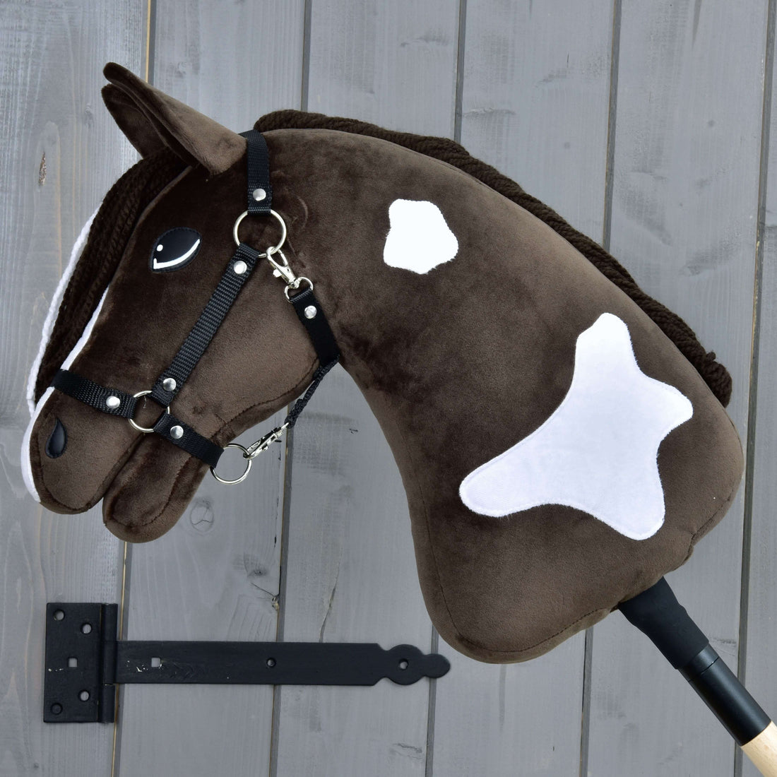 Hobby Horse Monte z czarnym kantarem