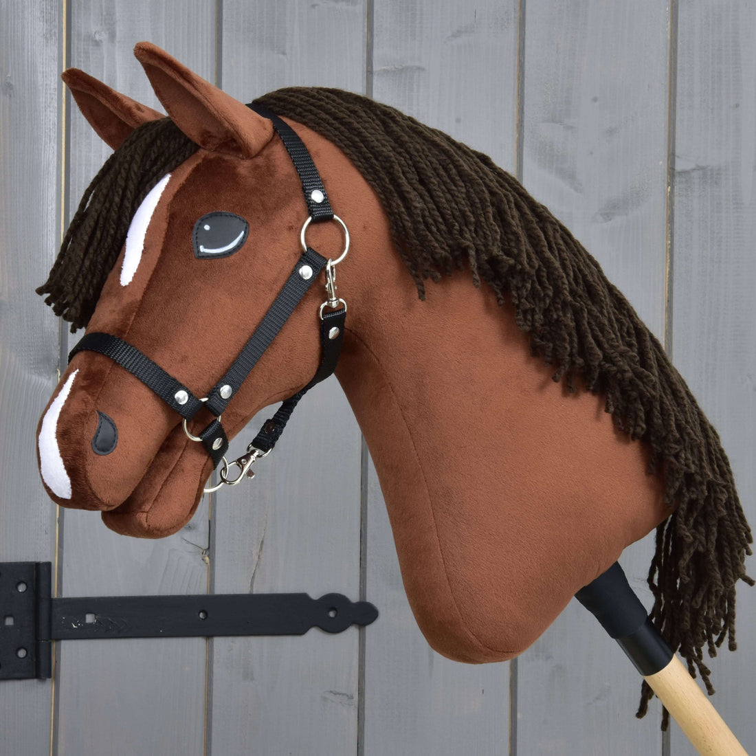 Hobby Horse Rocky z Czarnym Kantarem